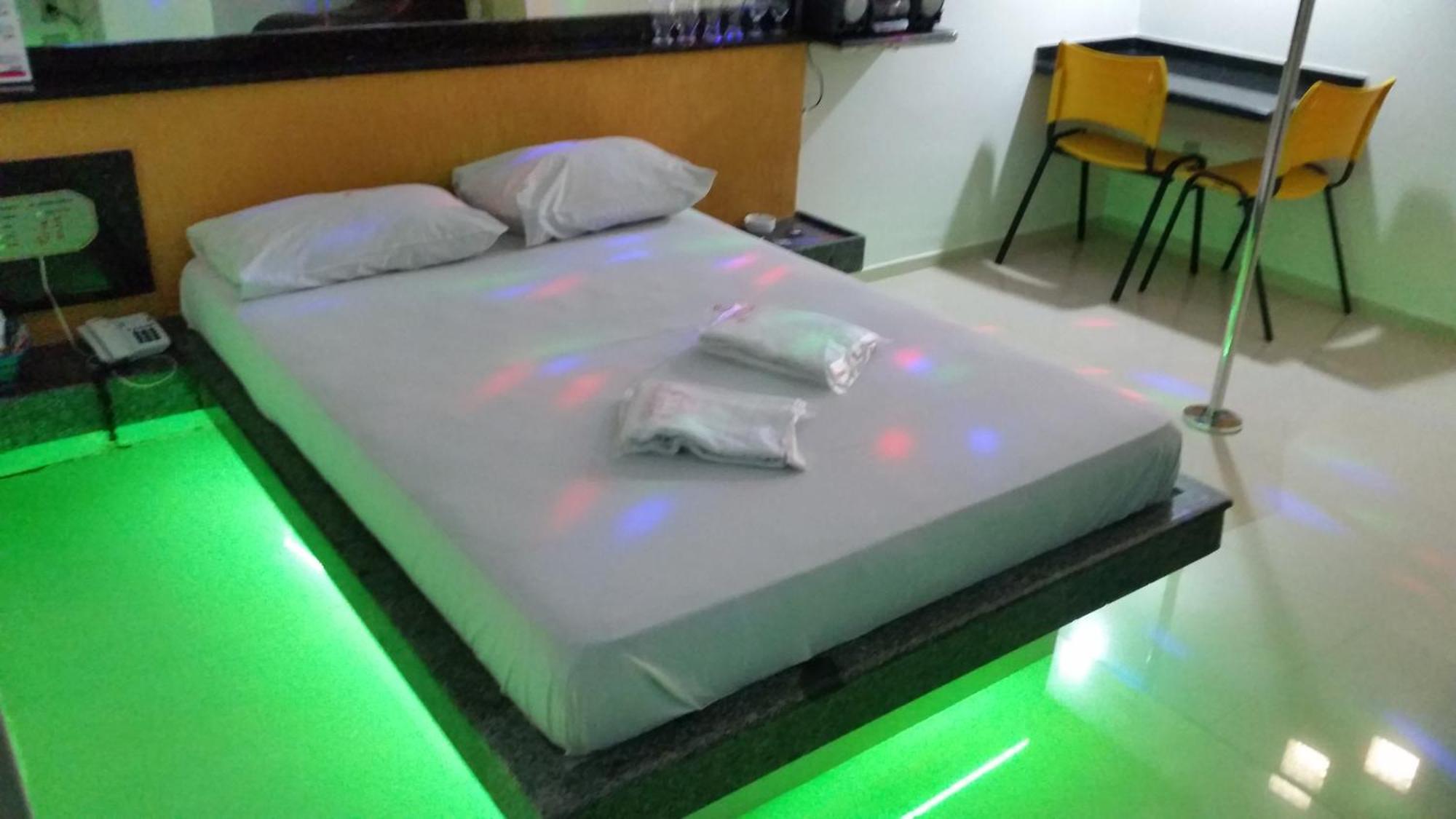 Henry'S Motel Арковерде Екстериор снимка